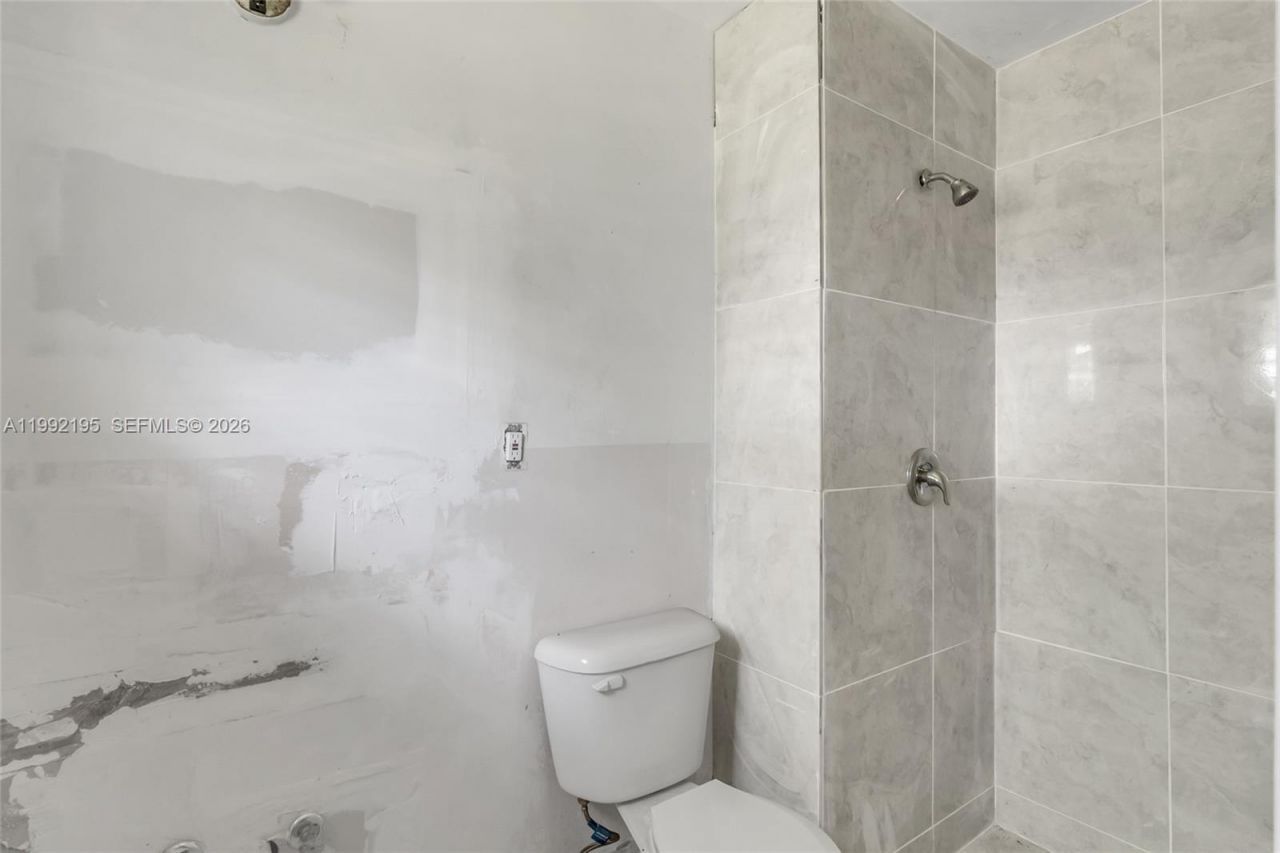 5020 NW 182nd St, Miami Gardens, FL 33055 Photo