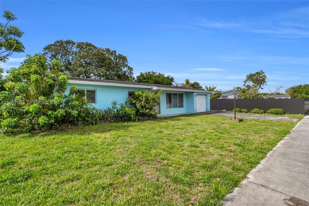 5020 NW 182nd St, Miami Gardens, FL 33055 Photo