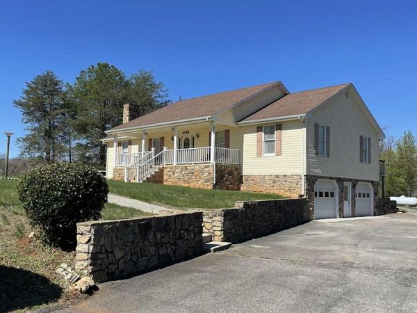 107 Hemlock Shores DR , Goodview, VA 24095