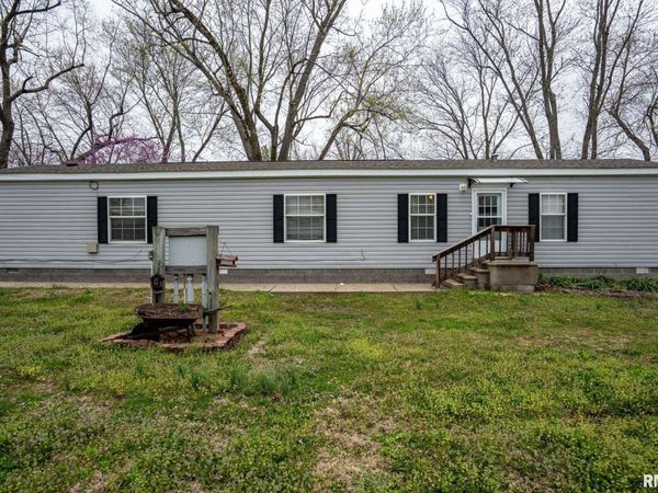 1311 N VAN BUREN Street, Marion, IL 62959