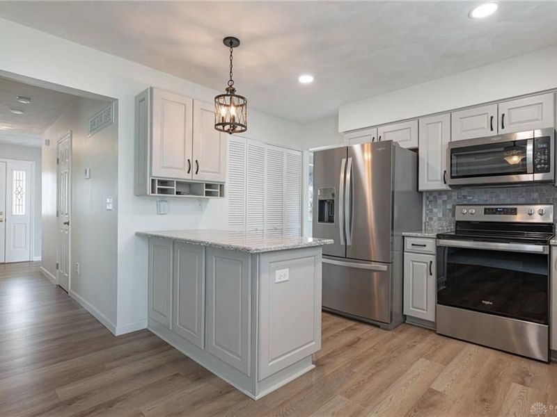 5481 Corkhill Drive, Riverside, OH 45424 Photo 9