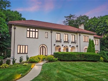 25 W Thruston Boulevard, Oakwood, OH 45419