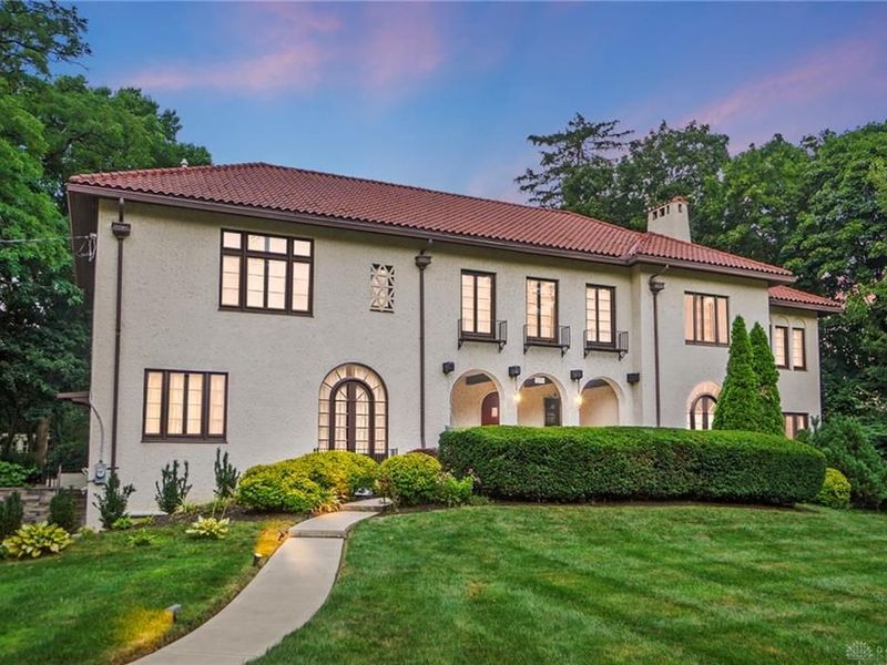 25 W Thruston Boulevard, Oakwood, OH 45419 Photo 1