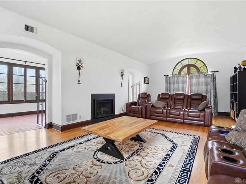 25 W Thruston Boulevard, Oakwood, OH 45419 Photo 25