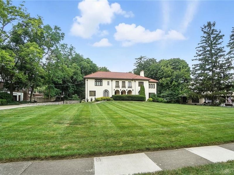 25 W Thruston Boulevard, Oakwood, OH 45419 Photo 3