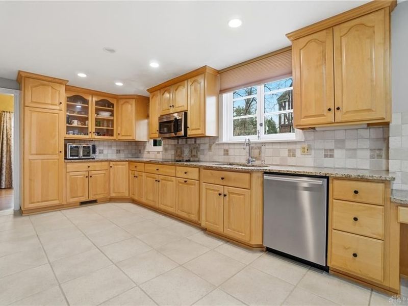 25 W Thruston Boulevard, Oakwood, OH 45419 Photo 47