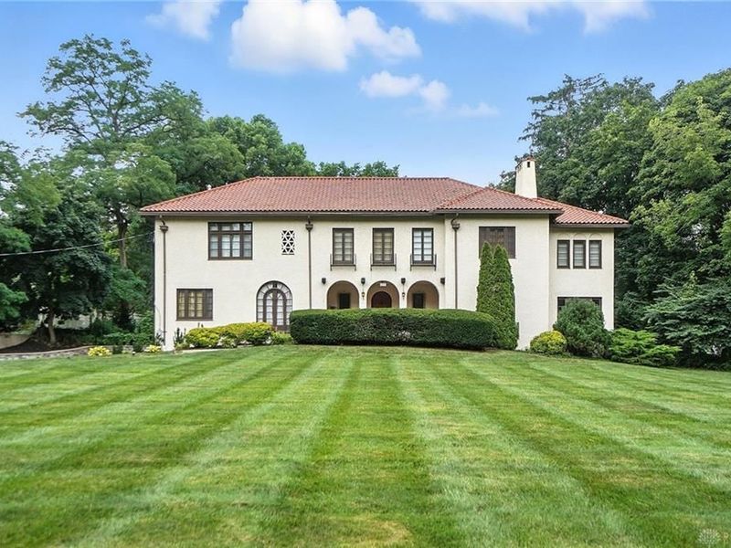 25 W Thruston Boulevard, Oakwood, OH 45419 Photo 5