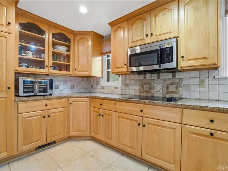 25 W Thruston Boulevard, Oakwood, OH 45419 Photo 51