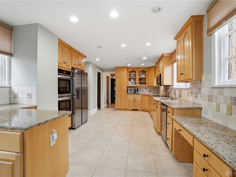 25 W Thruston Boulevard, Oakwood, OH 45419 Photo 57