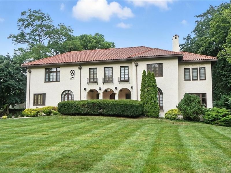 25 W Thruston Boulevard, Oakwood, OH 45419 Photo 6