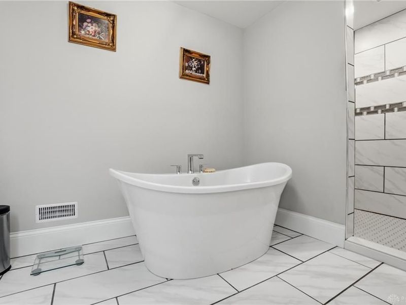 25 W Thruston Boulevard, Oakwood, OH 45419 Photo 79