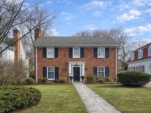 1940 Chestnut Avenue , Wilmette, IL 60091