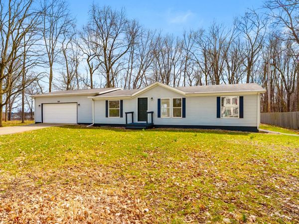 6818 E T Avenue, Vicksburg, MI 49097