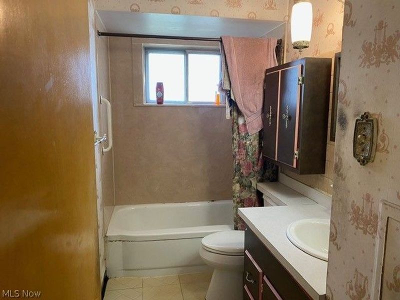 6024 Brook Court , Brook Park, OH 44142 Photo 11