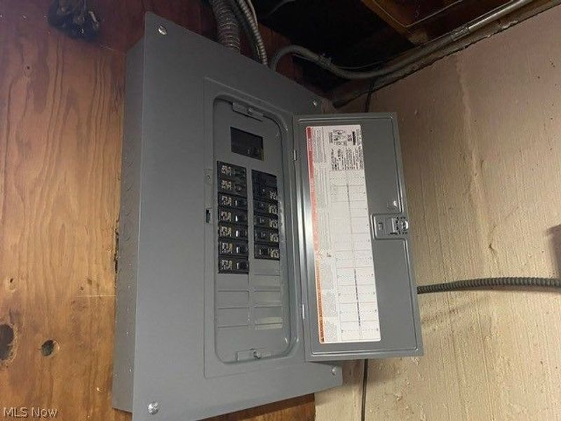 6024 Brook Court , Brook Park, OH 44142 Photo 15