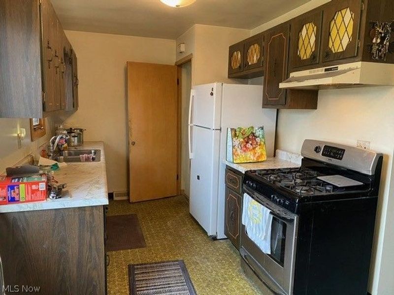 6024 Brook Court , Brook Park, OH 44142 Photo 6