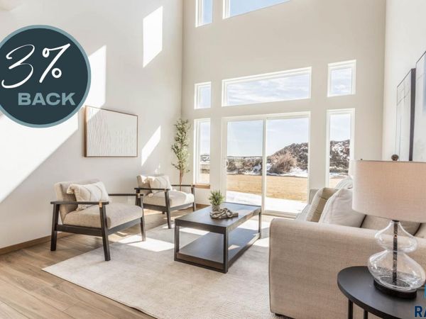 2313 E Jetty Pl, Sioux Falls, SD 57108