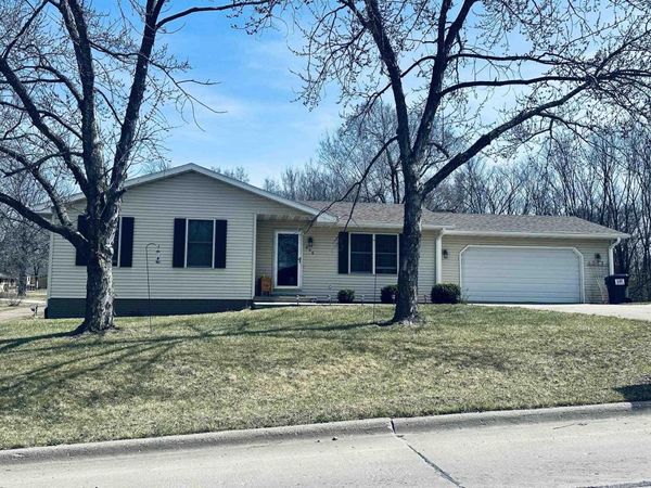 806 S M Street, Oskaloosa, IA 52577