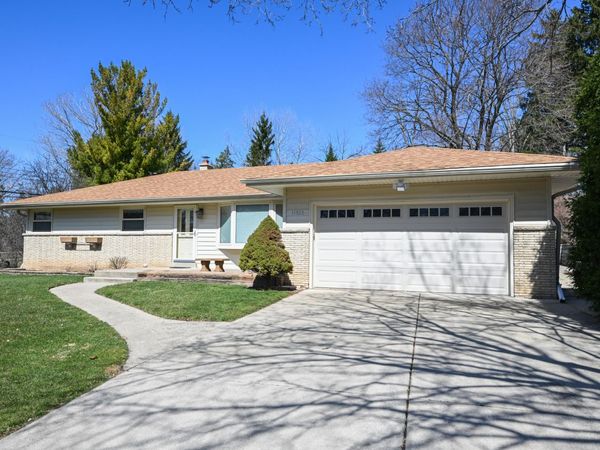 11920 W Arthur St, West Allis, WI 53227