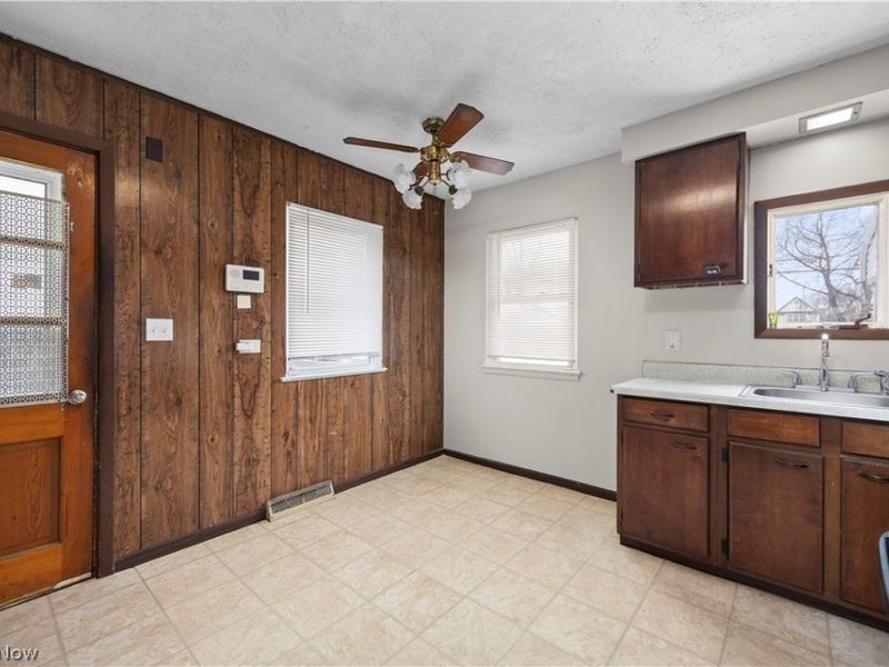 12809 Mcgowan Avenue, Cleveland, OH 44135 Photo 5