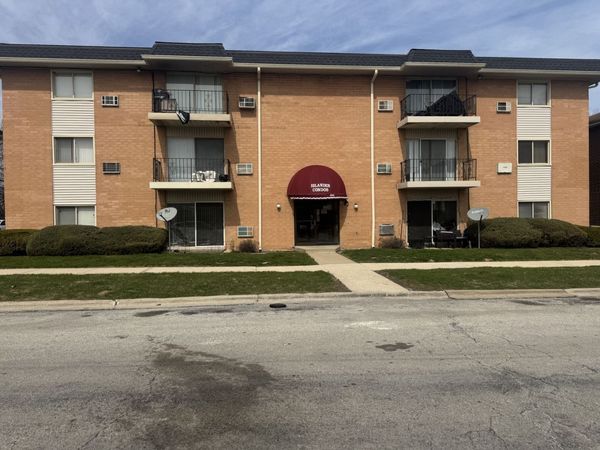 1936 W Canal Street, Unit 2B, Blue Island, IL 60406