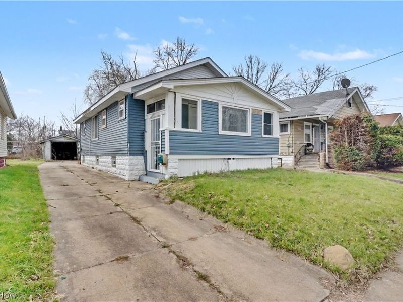 872 Cole Avenue, Akron, OH 44306 Photo 2