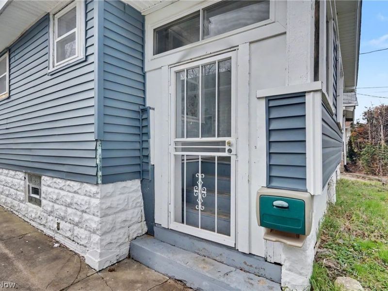 872 Cole Avenue, Akron, OH 44306 Photo 3