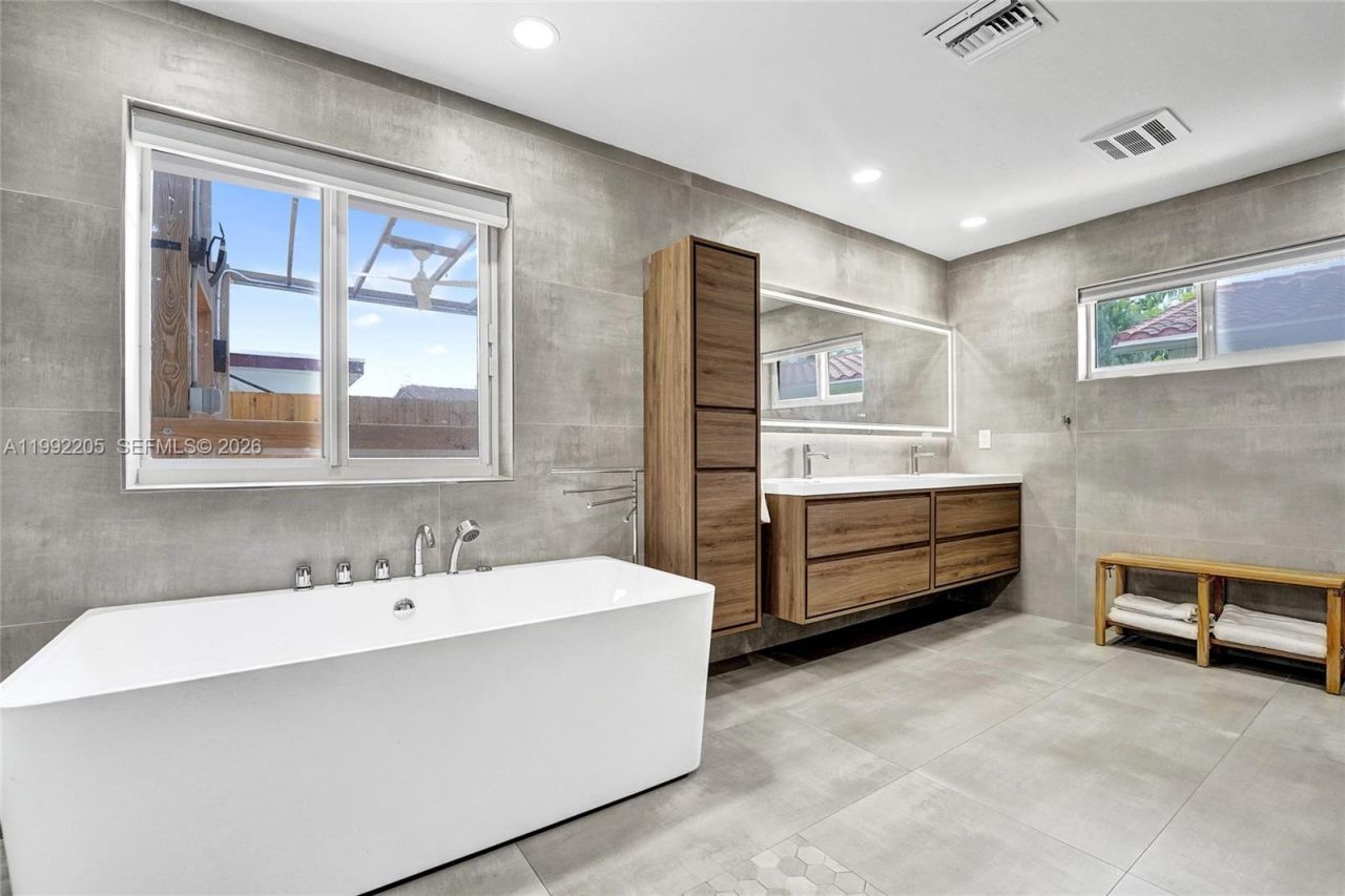 3350 N 40th St, Hollywood, FL 33021 Photo