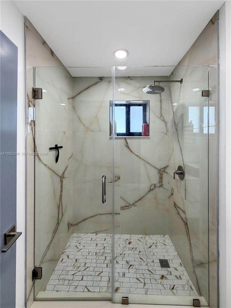 233 W 39th Pl, Hialeah, FL 33012 Photo