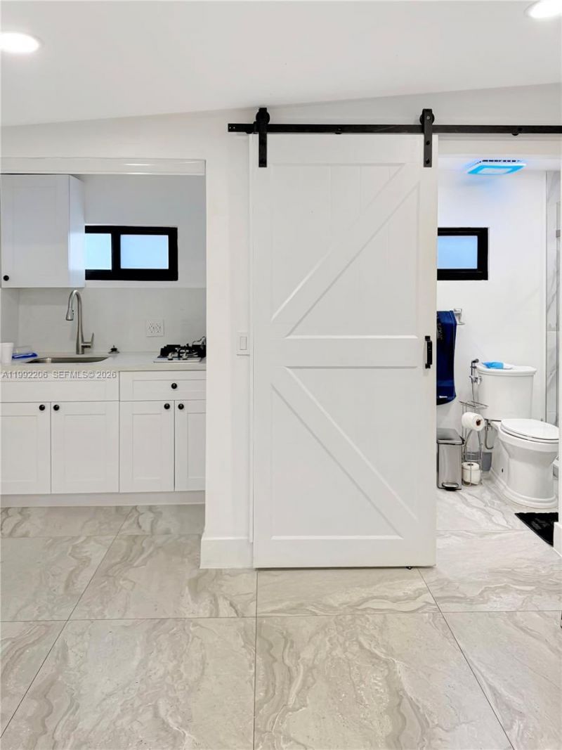 233 W 39th Pl , Hialeah, FL 33012 Photo