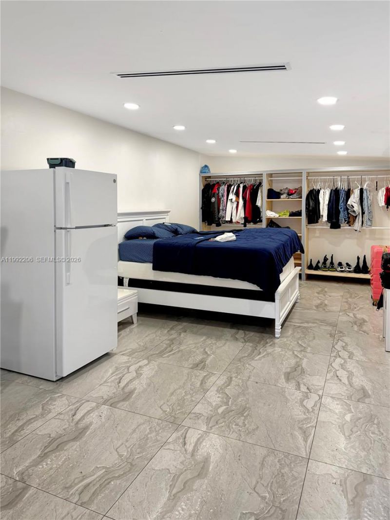 233 W 39th Pl , Hialeah, FL 33012 Photo