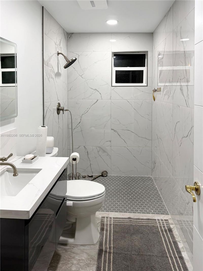 233 W 39th Pl , Hialeah, FL 33012 Photo