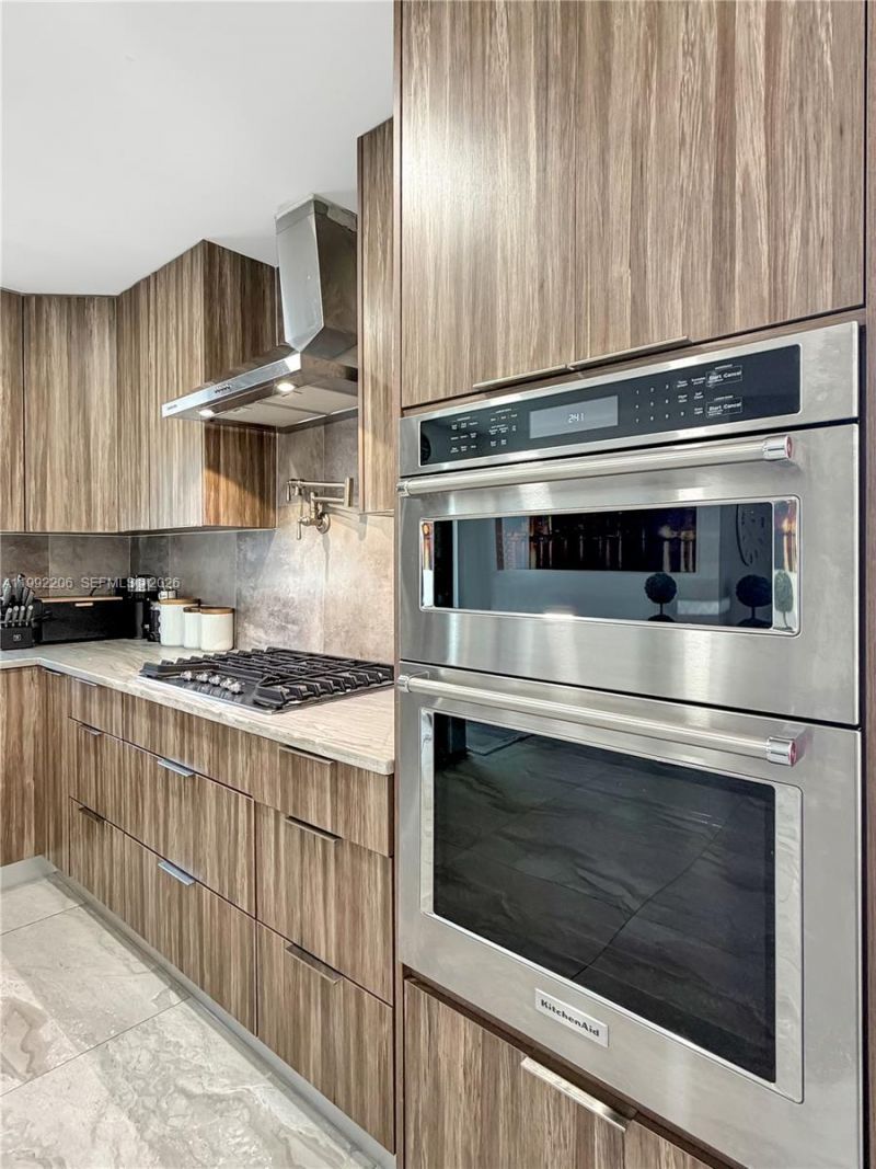 233 W 39th Pl , Hialeah, FL 33012 Photo