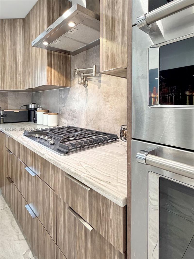 233 W 39th Pl , Hialeah, FL 33012 Photo