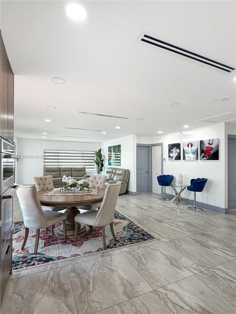 233 W 39th Pl , Hialeah, FL 33012 Photo