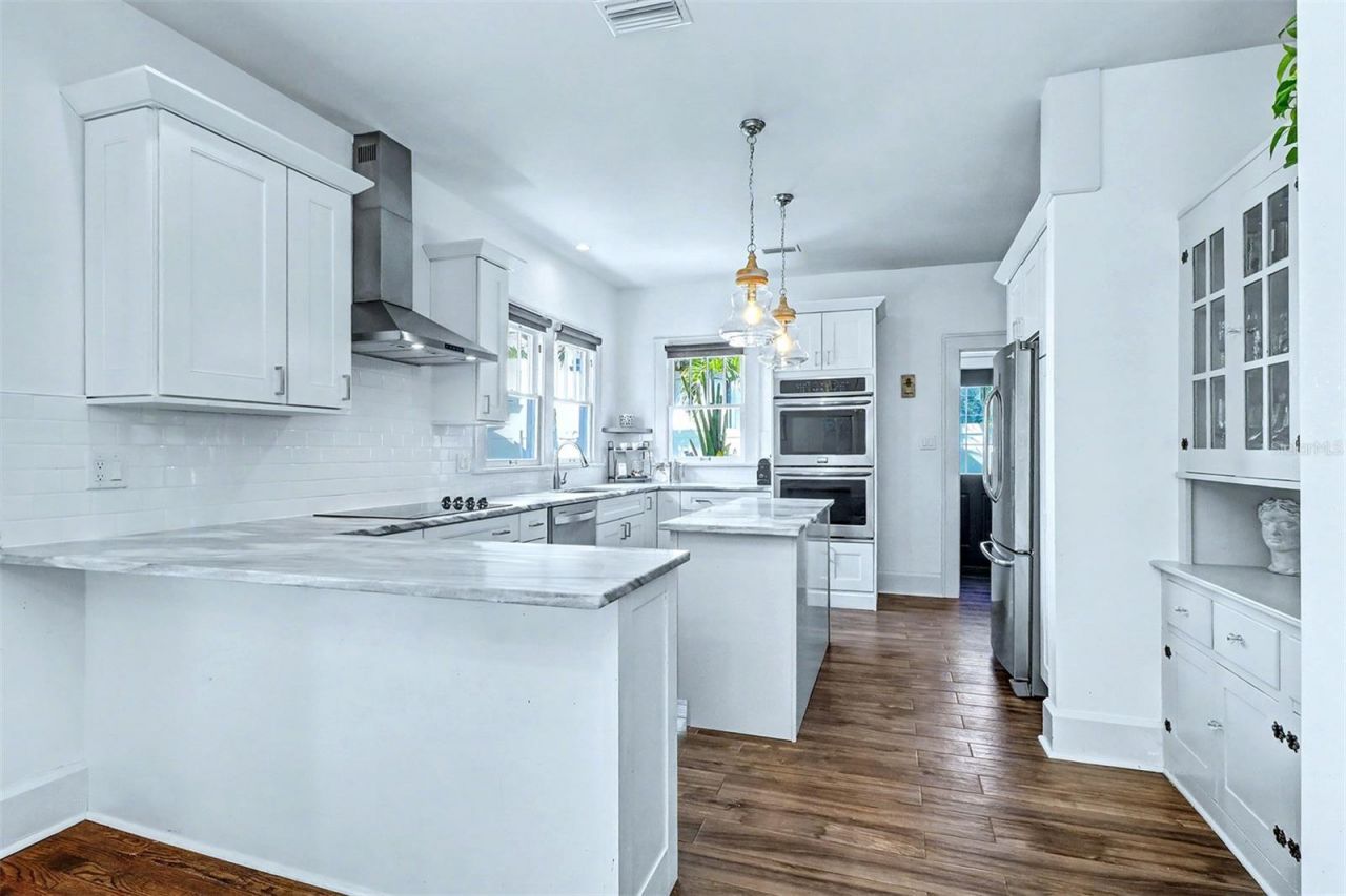 3218 7th Street N, Saint Petersburg, FL 33704 Photo