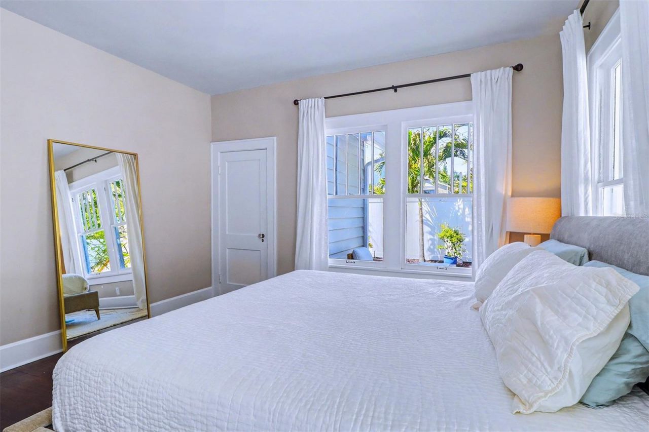 3218 7th Street N, Saint Petersburg, FL 33704 Photo