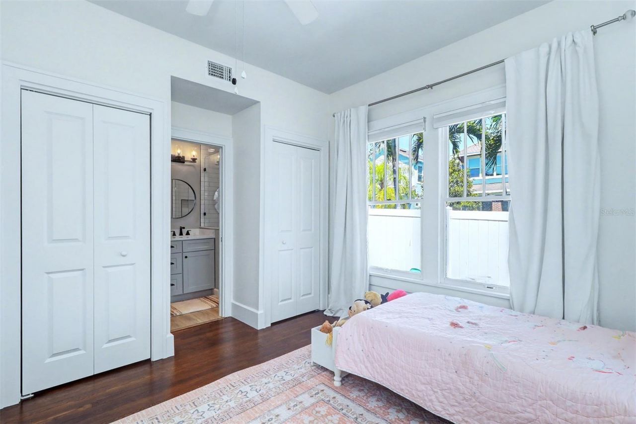 3218 7th Street N, Saint Petersburg, FL 33704 Photo