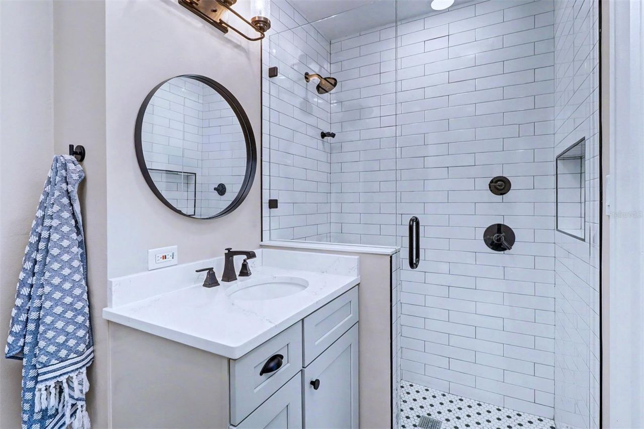 3218 7th Street N, Saint Petersburg, FL 33704 Photo