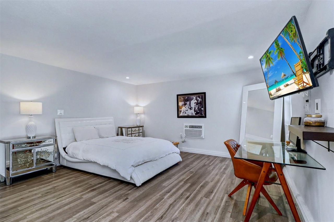 3218 7th Street N, Saint Petersburg, FL 33704 Photo