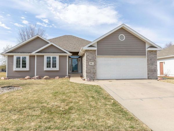 610 Prairie Blvd, Dakota Dunes, SD 57049