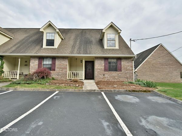 918 Chip Cove Lane, Knoxville, TN 37938