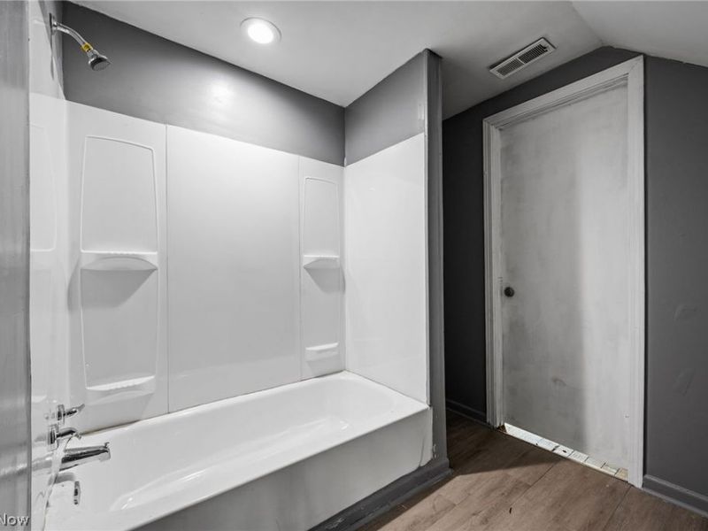 2180 W 83rd Street , Cleveland, OH 44102 Photo 11