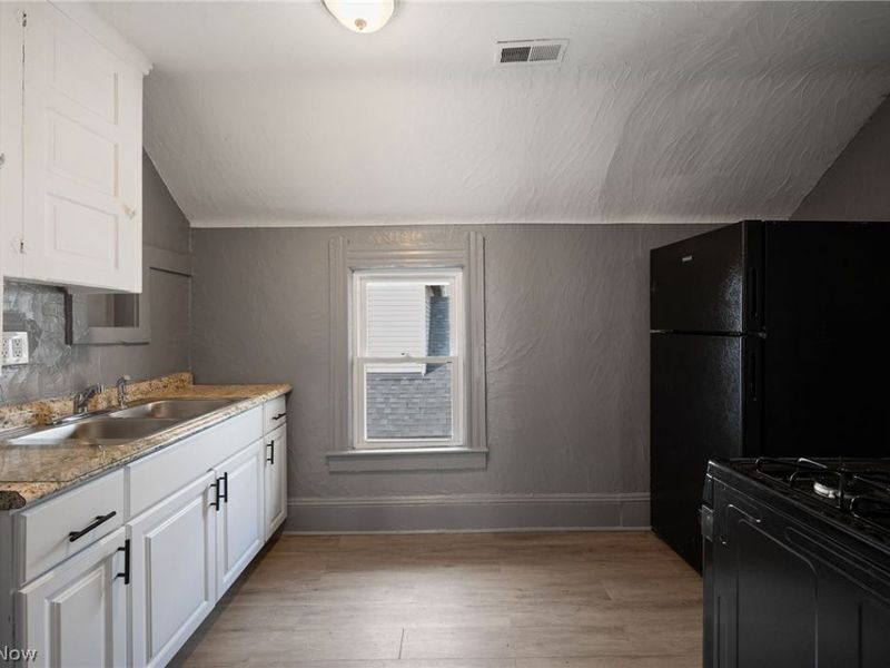 2180 W 83rd Street , Cleveland, OH 44102 Photo 13