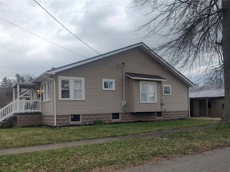 1305 Eastport Avenue, Uhrichsville, OH 44683 Photo 2