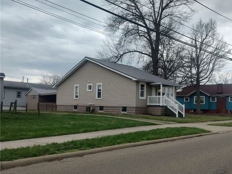 1305 Eastport Avenue, Uhrichsville, OH 44683 Photo 3