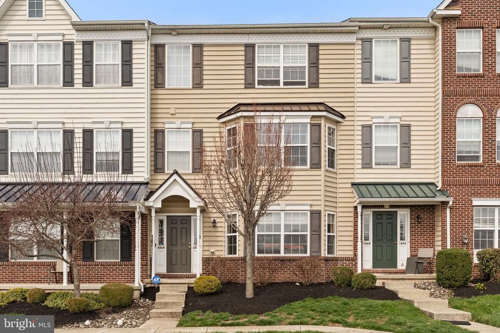 2062 BERKELEY DRIVE, PENNSBURG, PA 18073