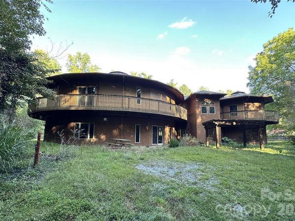 2905 Kanuga Road , Hendersonville, NC 28739