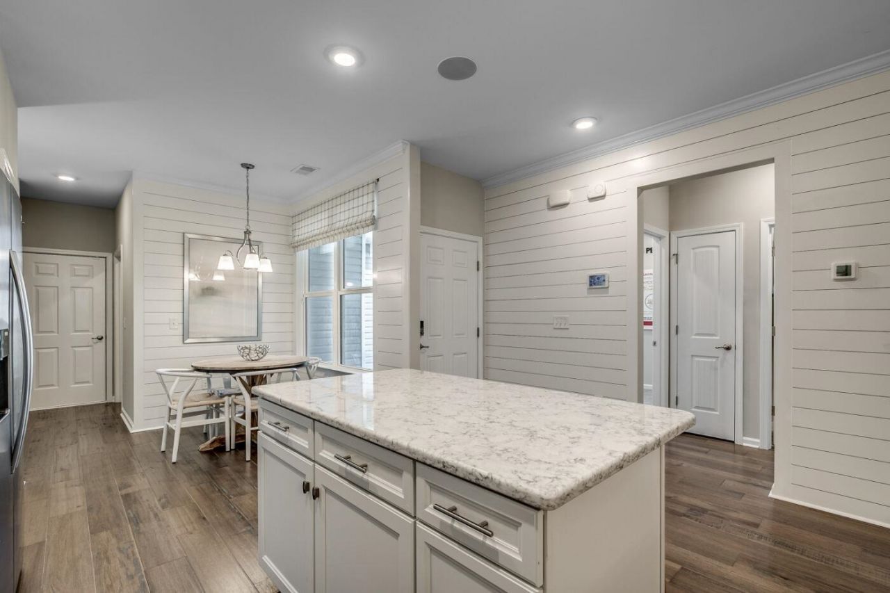 2628 Hartington St Photo 14