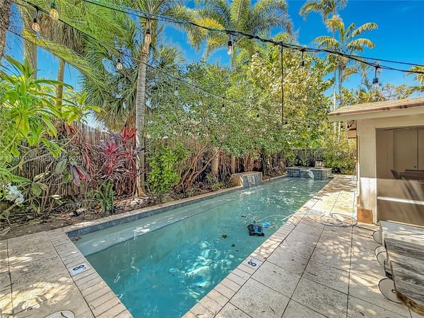 1419 NE 4th Ct , Fort Lauderdale, FL 33301